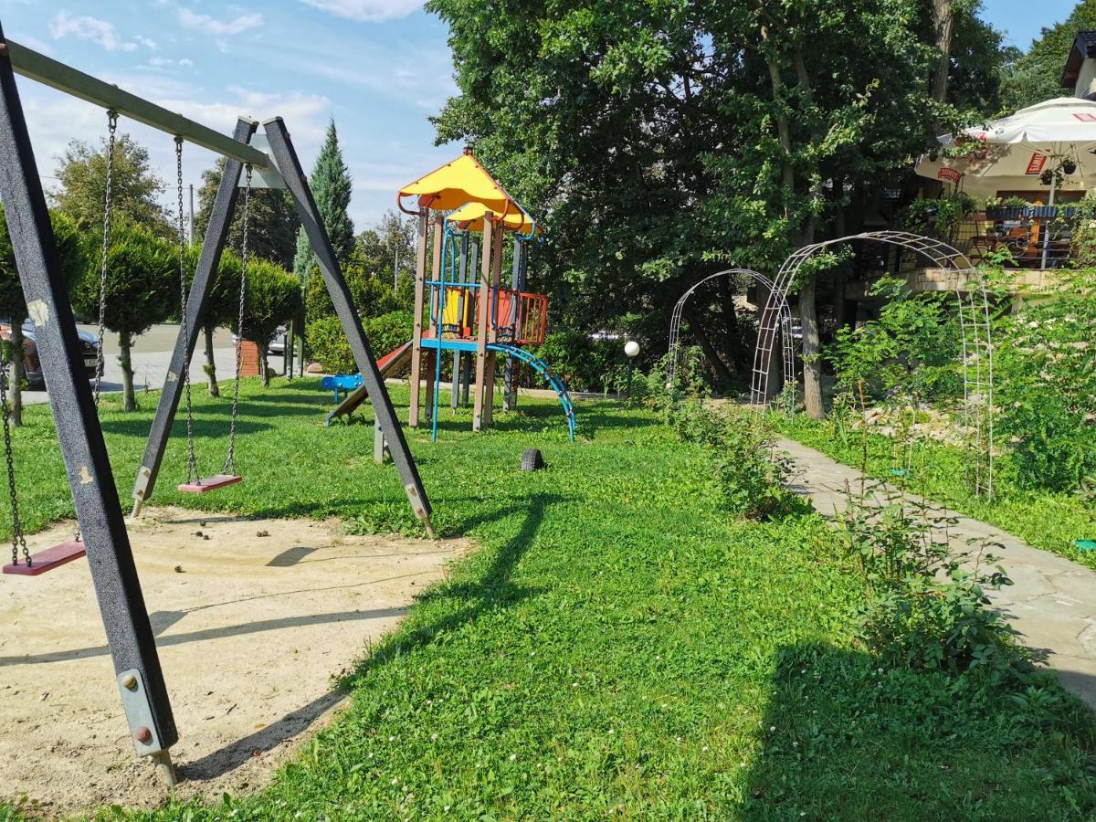 Hotel I Restauracja Pod Skala Jaslo Dış mekan fotoğraf