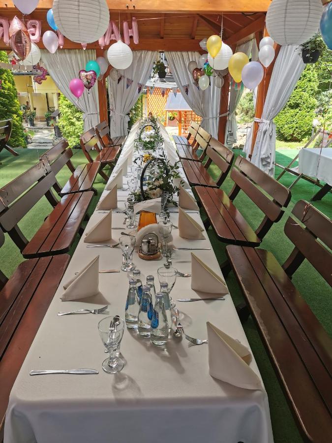 Hotel I Restauracja Pod Skala Jaslo Dış mekan fotoğraf