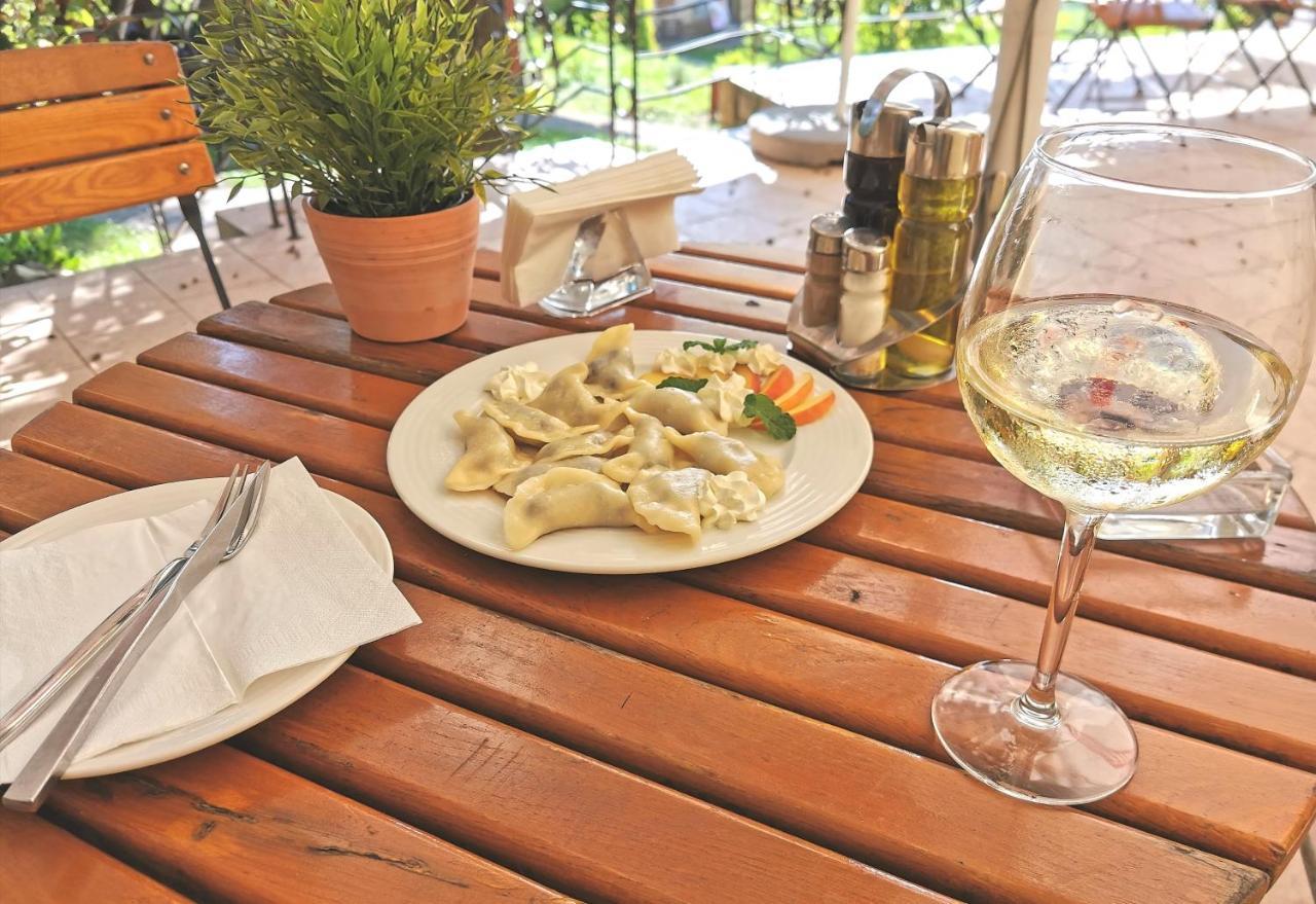 Hotel I Restauracja Pod Skala Jaslo Dış mekan fotoğraf