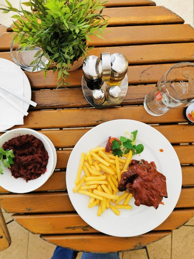Hotel I Restauracja Pod Skala Jaslo Dış mekan fotoğraf