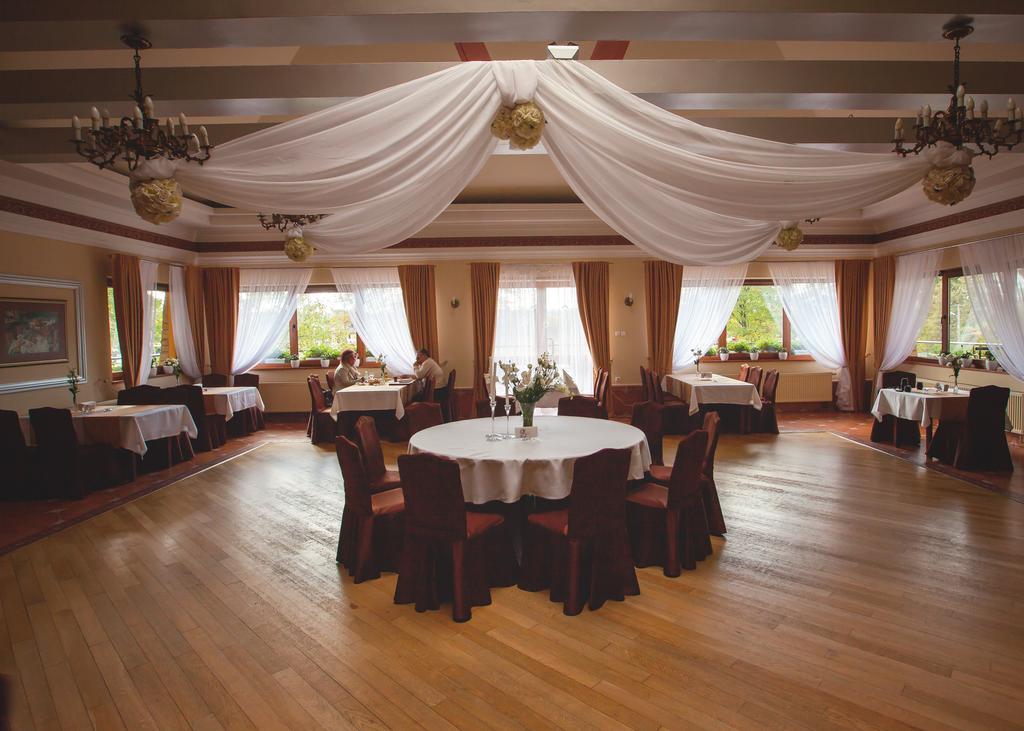 Hotel I Restauracja Pod Skala Jaslo Dış mekan fotoğraf